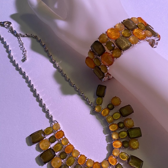 Gorgeous bracelet + necklace set - Picture 5 of 5